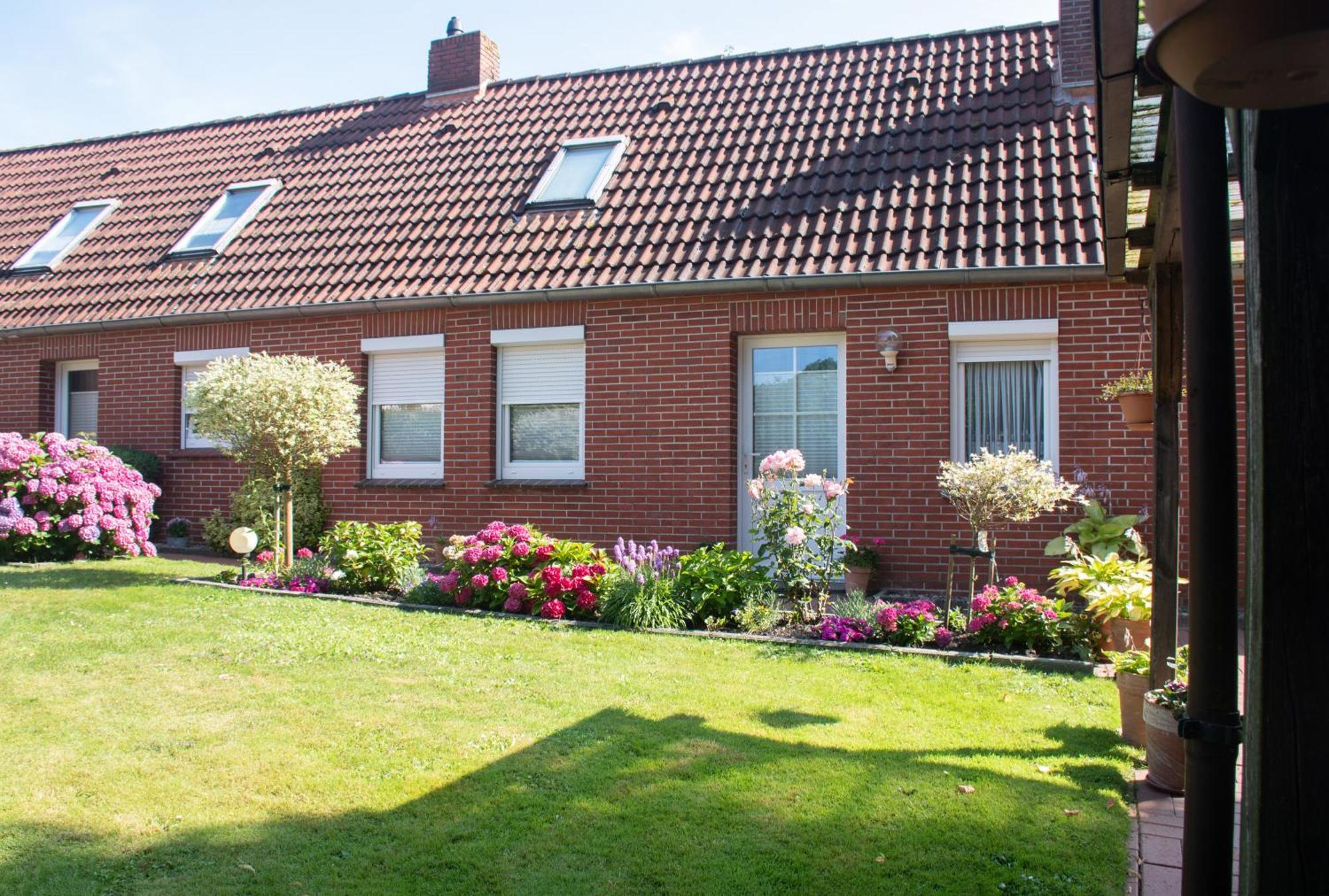 Ferienwohnung Schmidt Krummhörn Buitenkant foto